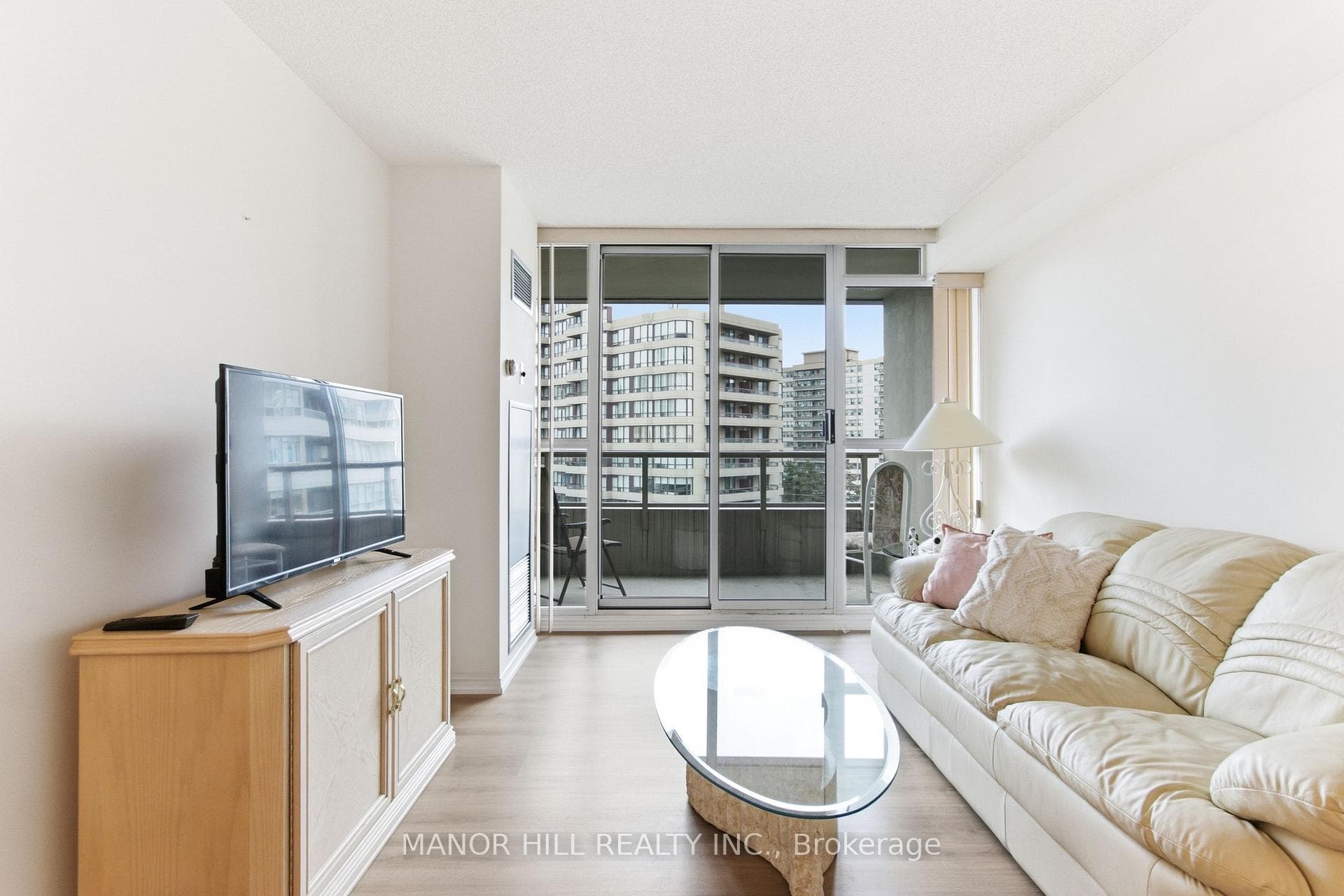 11 Townsgate Drive Unit 814 photo 10