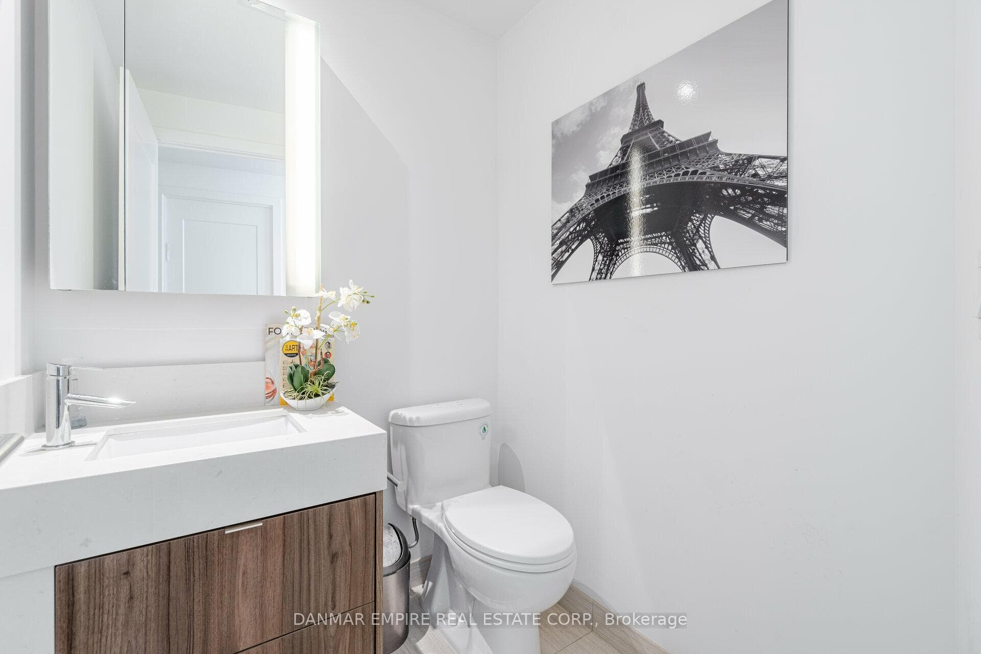 10 York Street Unit 5210 photo 28
