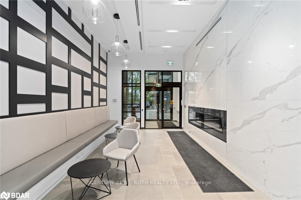 681 YONGE Street Unit 104 photo 17