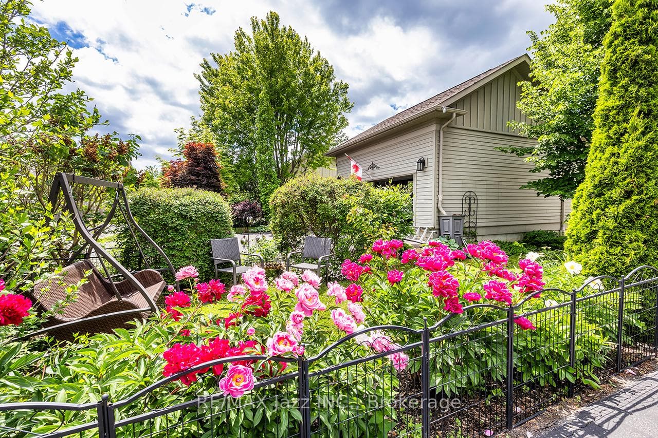 808 Hudson Street photo 37