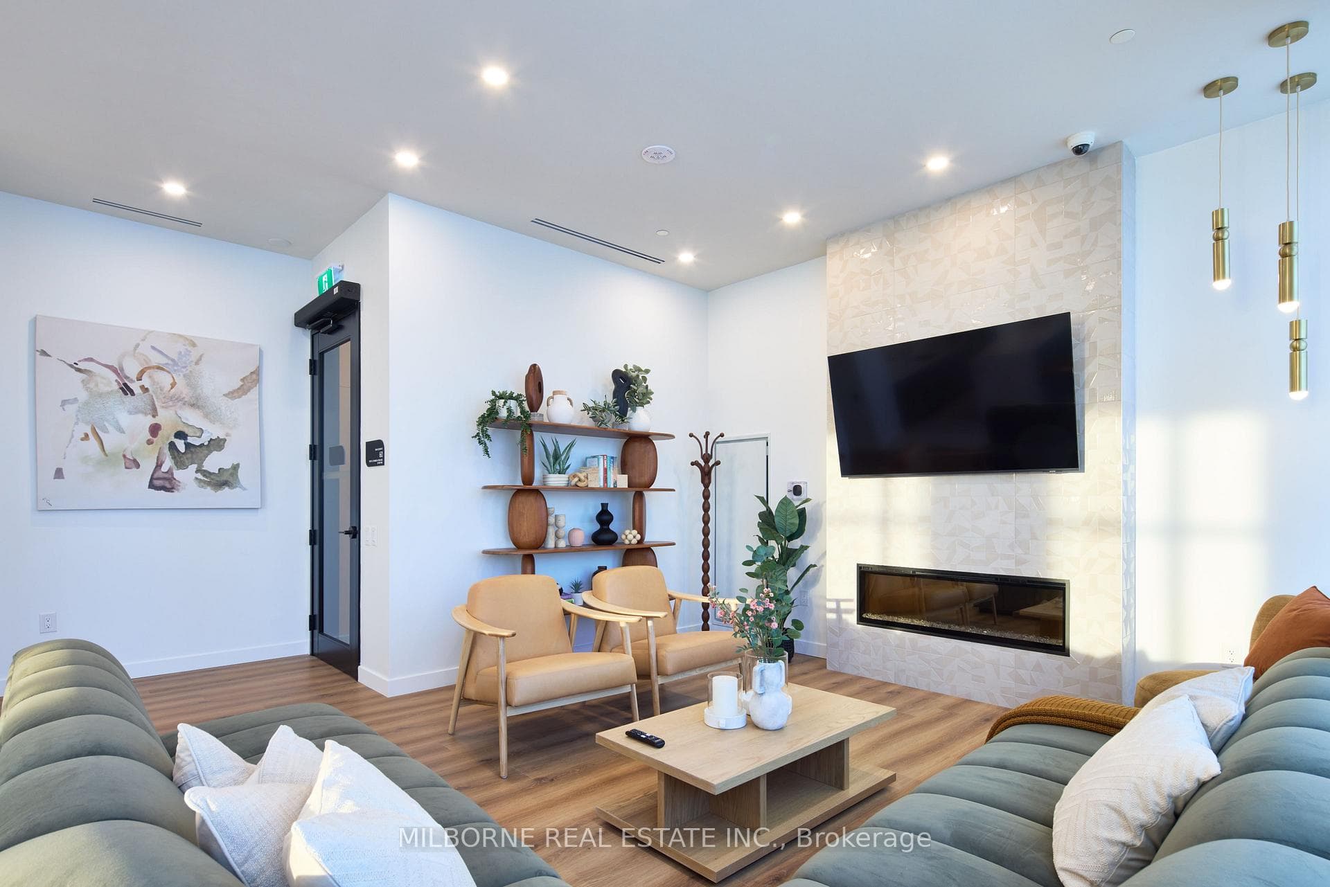 1660 Bloor Street Unit 216 photo 16