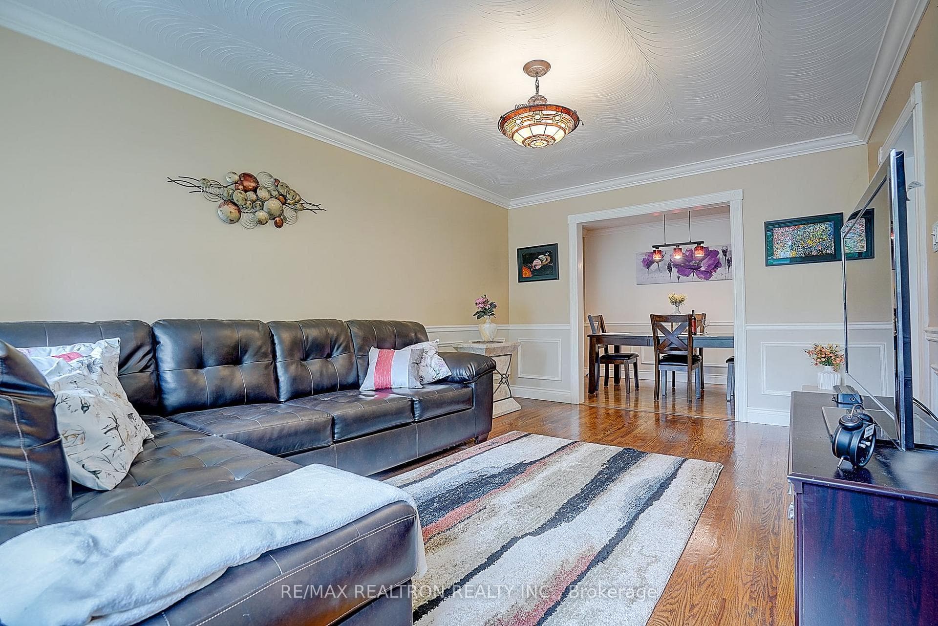 583 Pinewood Street photo 10