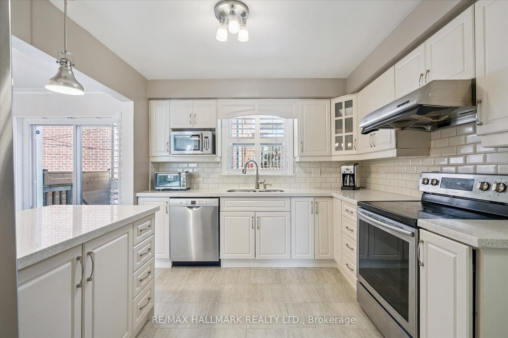 776 Danforth Road photo 9