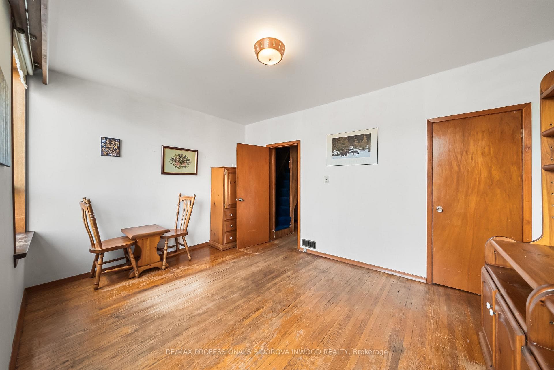 44 Golden Avenue photo 23