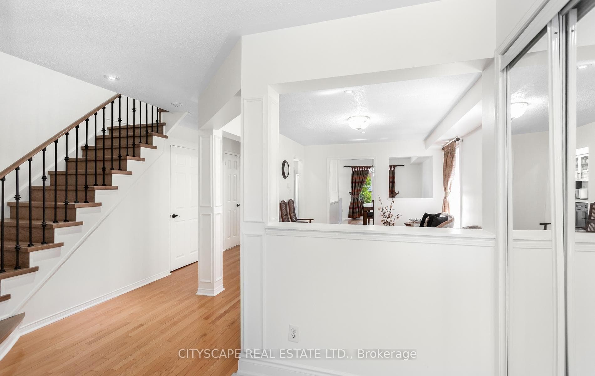 5685 Topaz Place photo 4