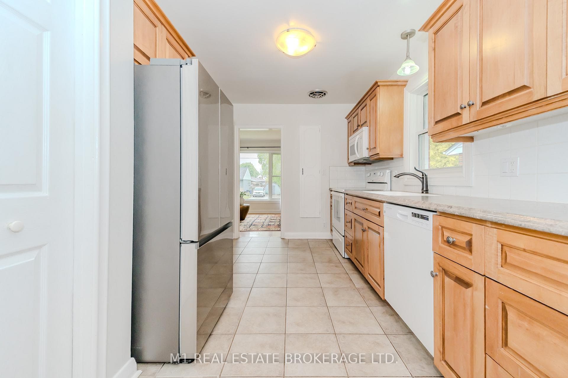 62 Philip Avenue photo 9