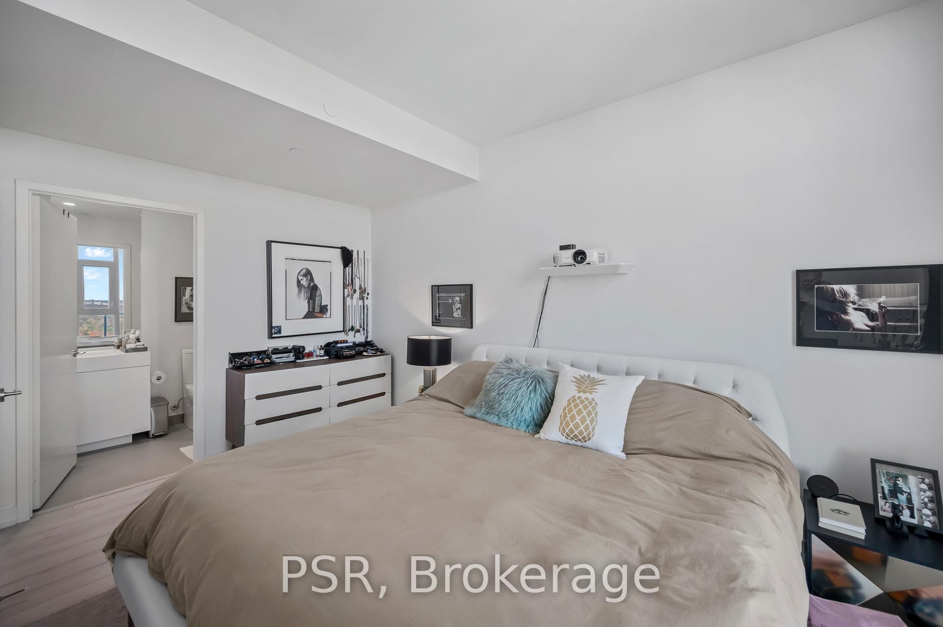 33 Helendale Avenue Unit 3101 photo 8