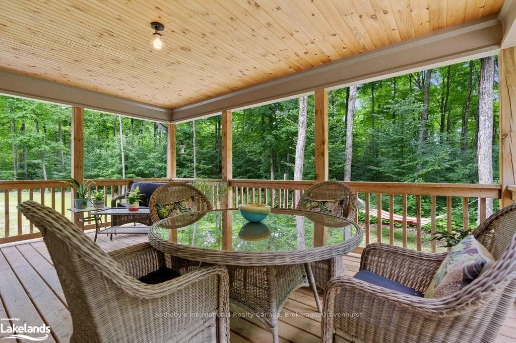 190 FOREST GLEN Drive photo 32