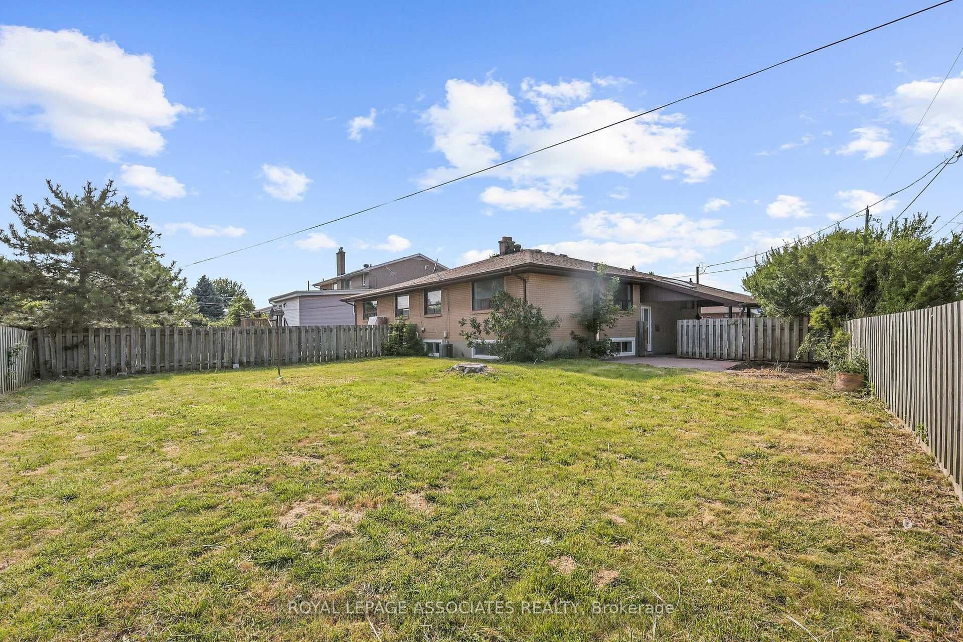 615 Perry Crescent Unit BSMT photo 8