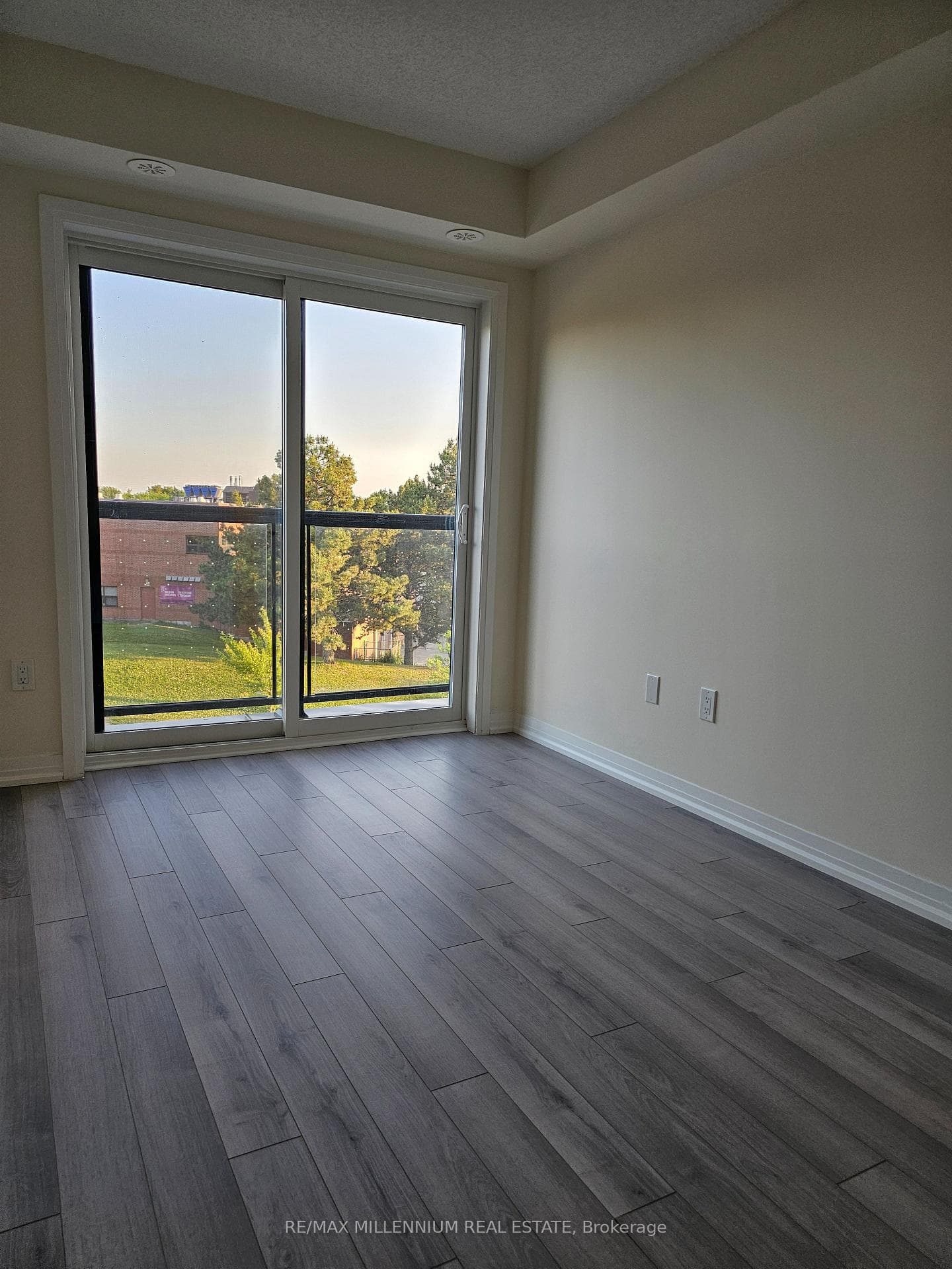 145 Tapscott Road Unit 27 photo 4