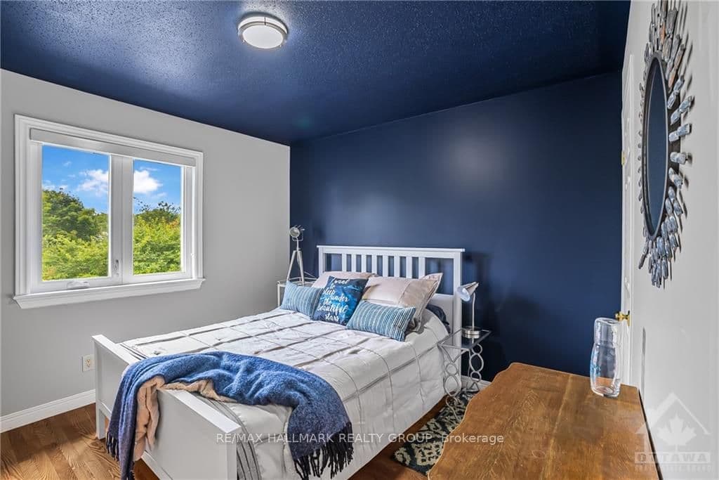 32 BARONESS Drive photo 17