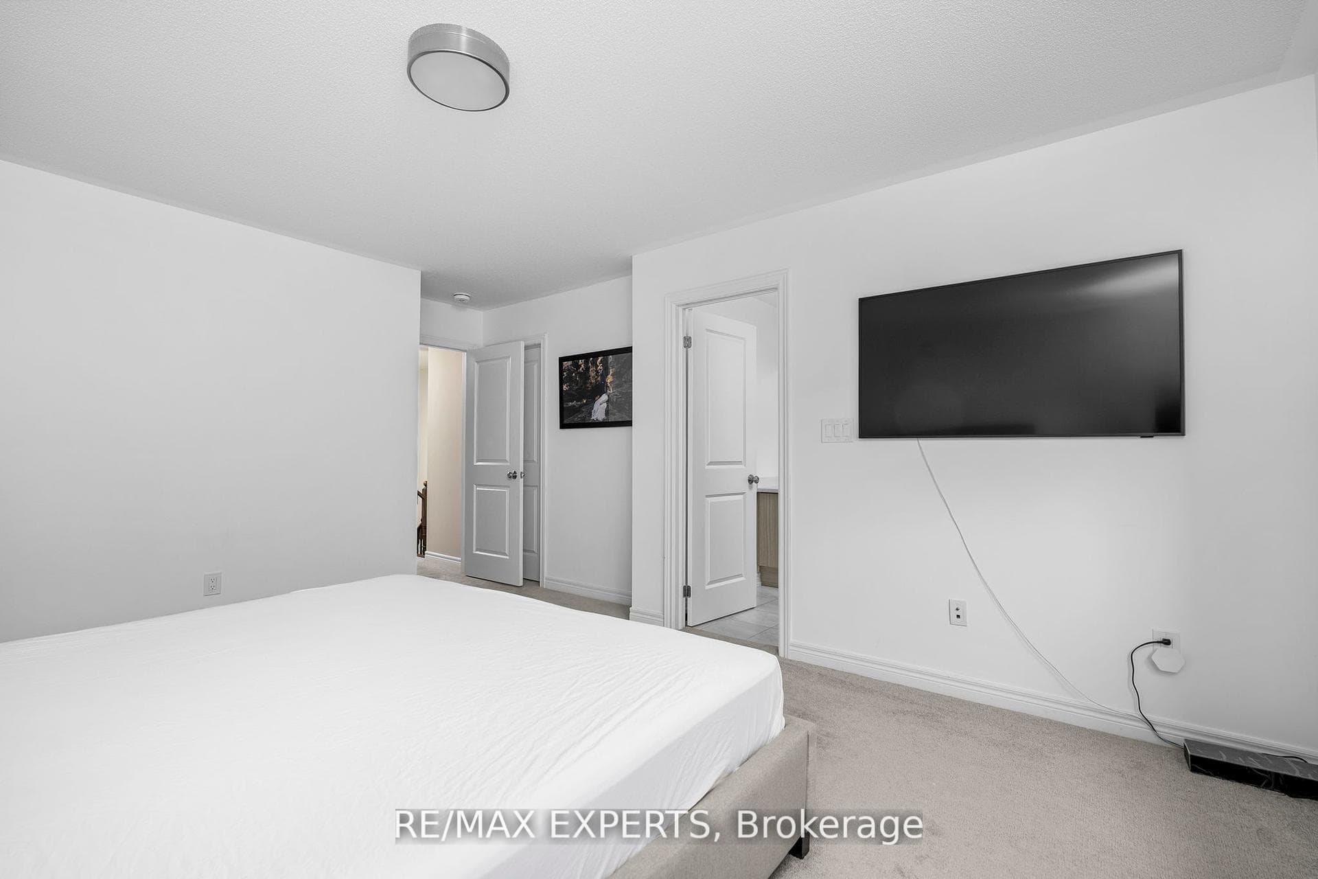 78 Clifford Crescent photo 25