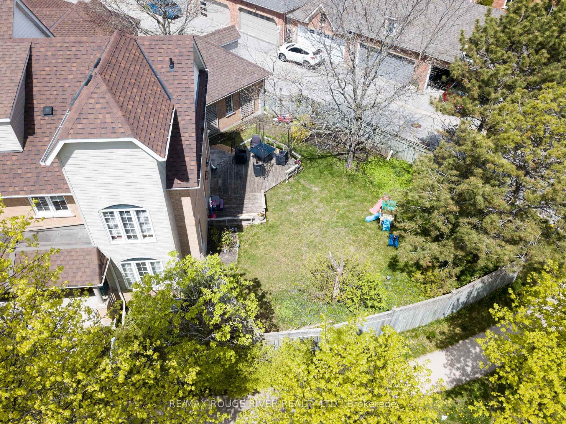 4 Hemans Court photo 36