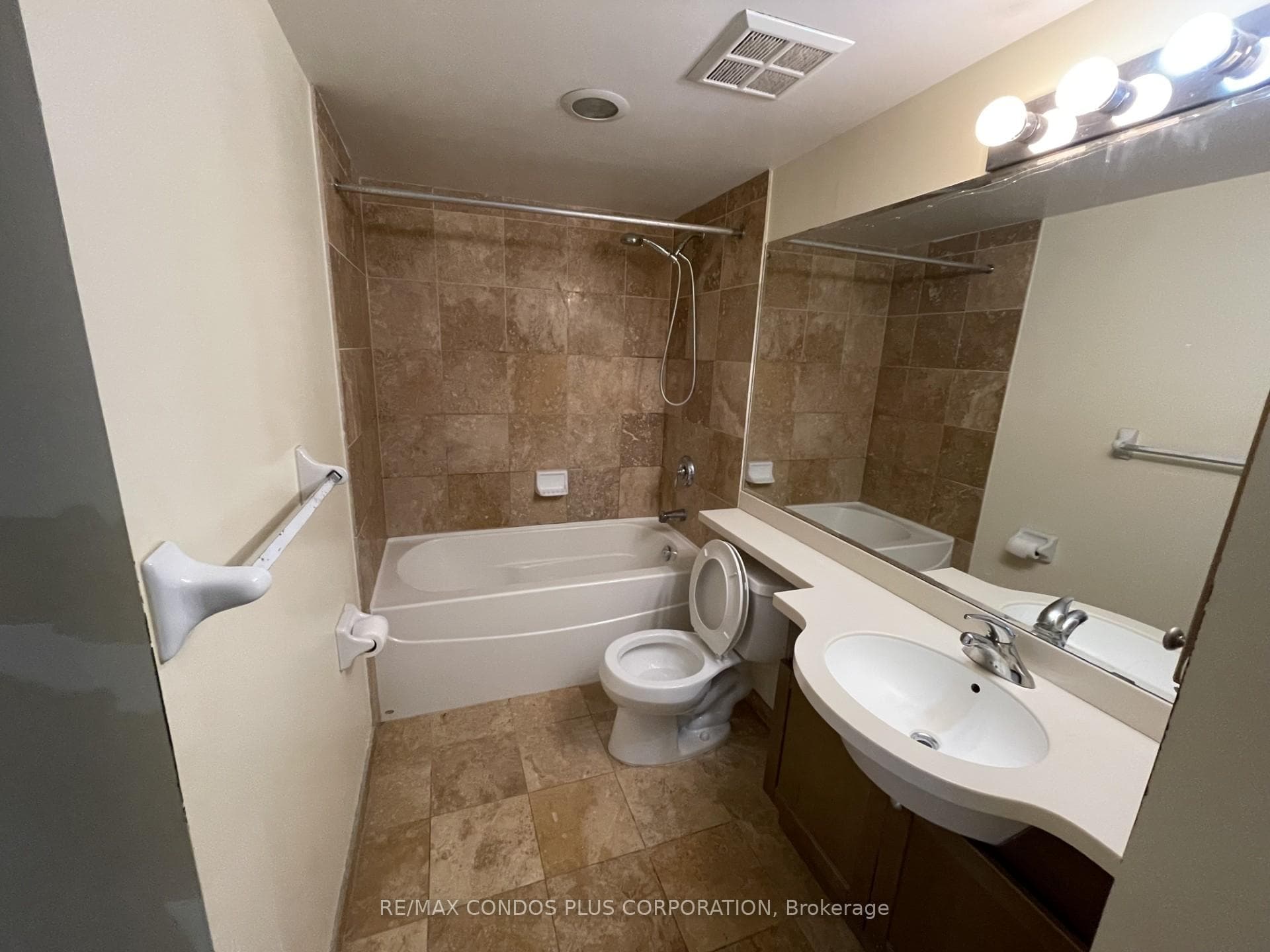 763 Bay Street Unit 3904 photo 9