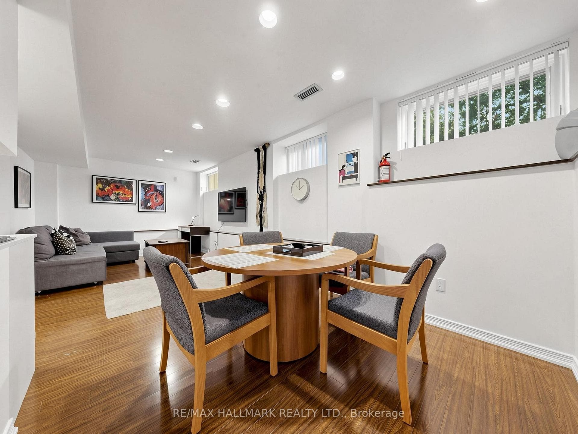 63 St Clements Avenue photo 38