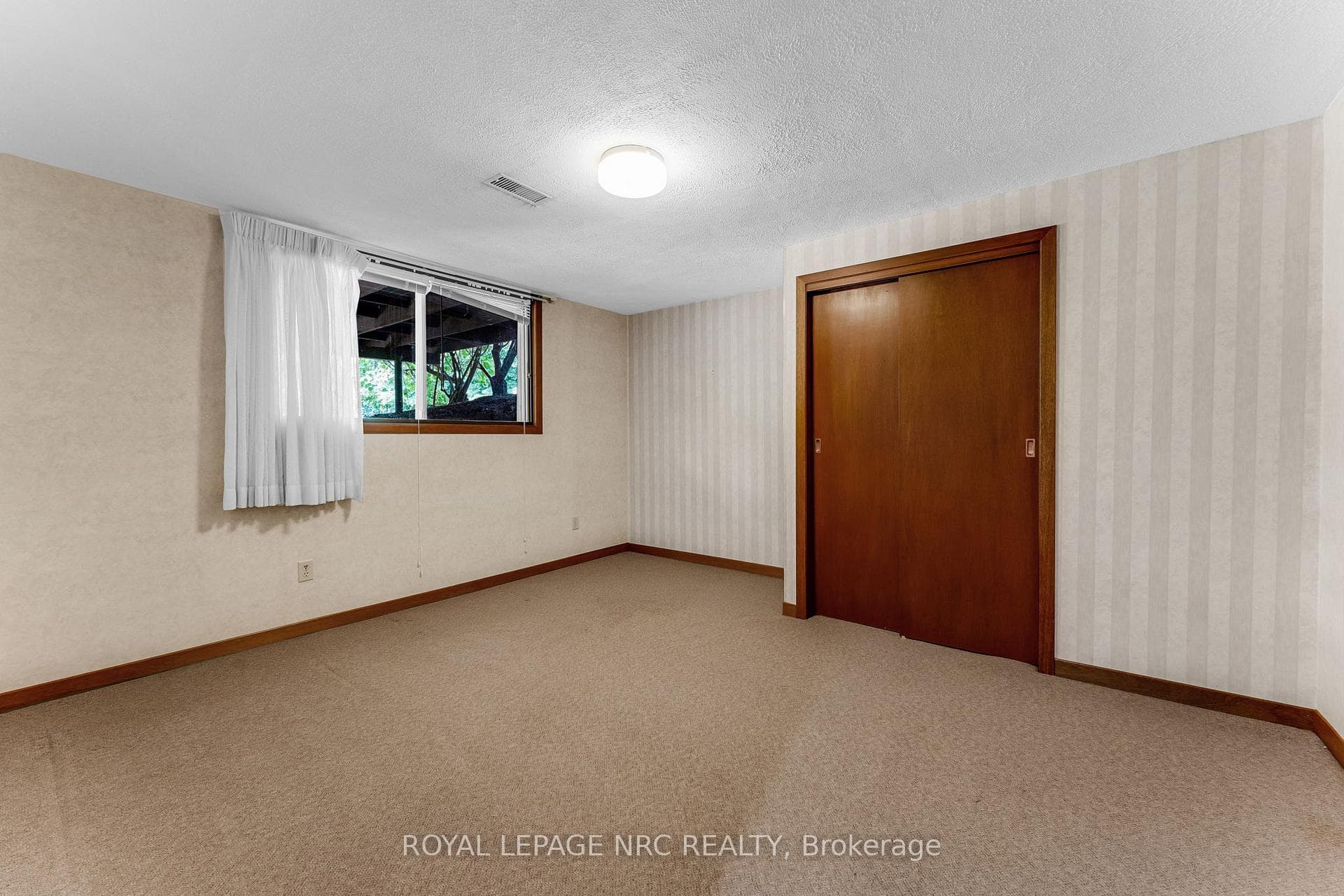 Fourth bedroom.