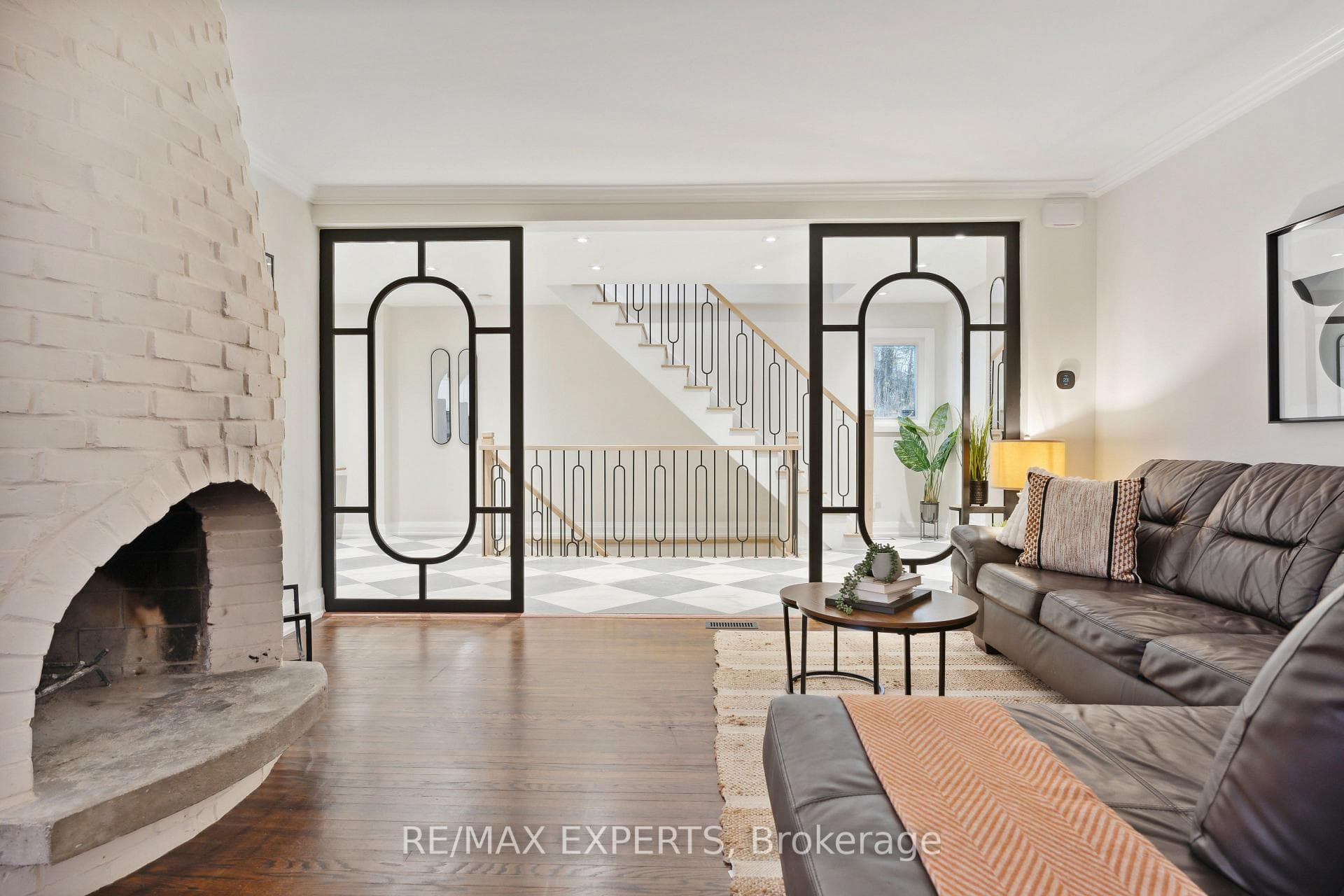 15133 Dufferin Street photo 6