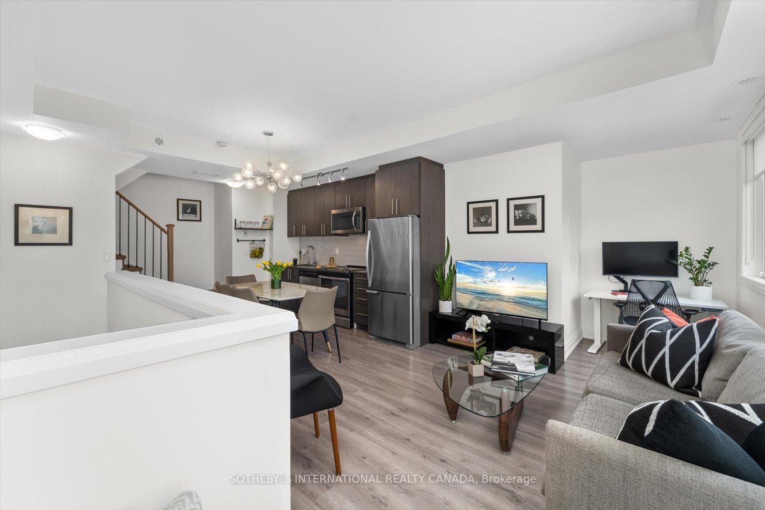 780 Sheppard Avenue Unit TH25 photo 6