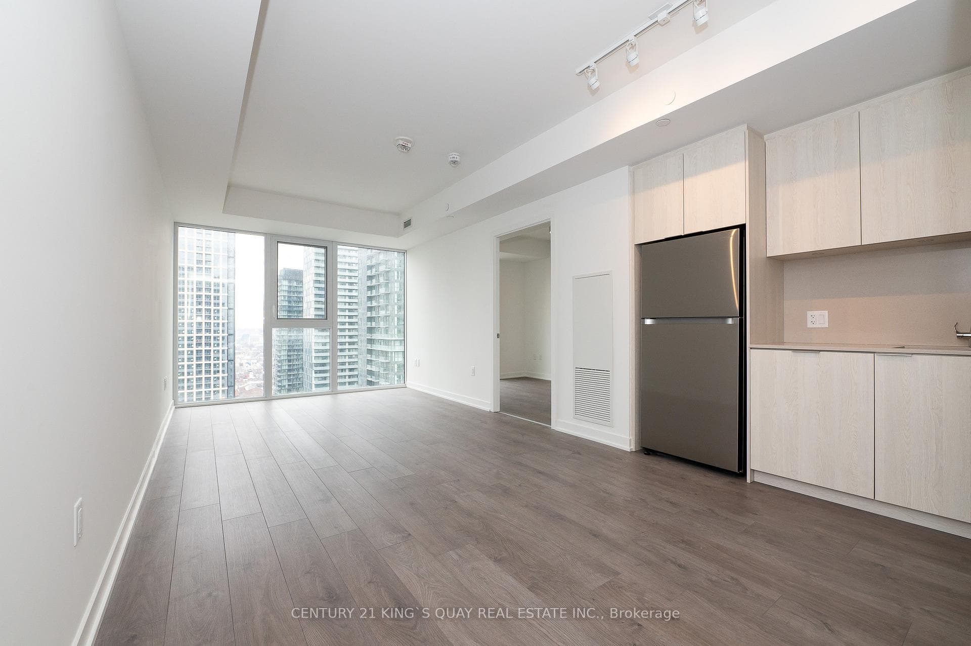 357 King Street Unit 2702 photo 6
