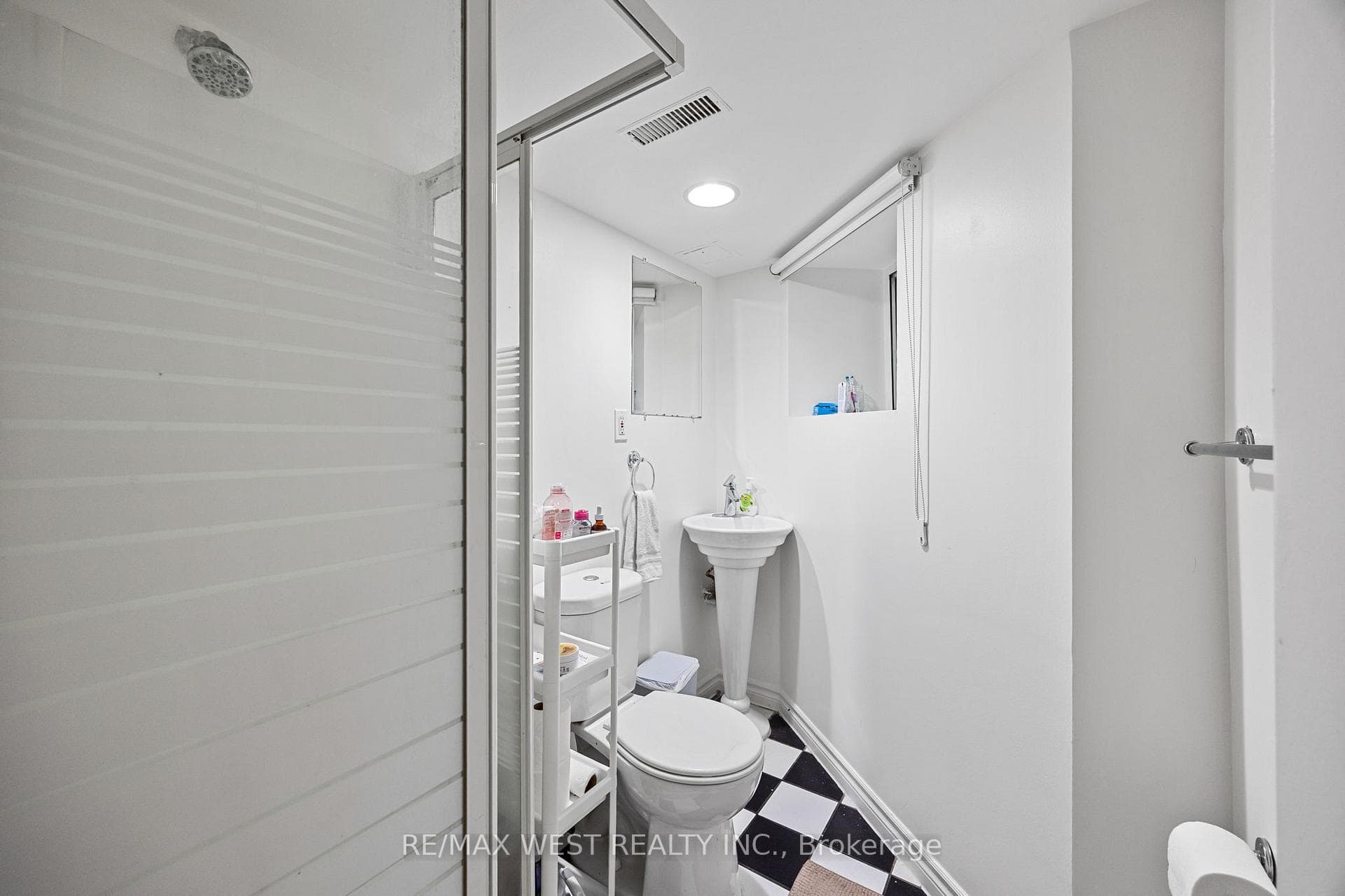 935 Bathurst Street photo 18