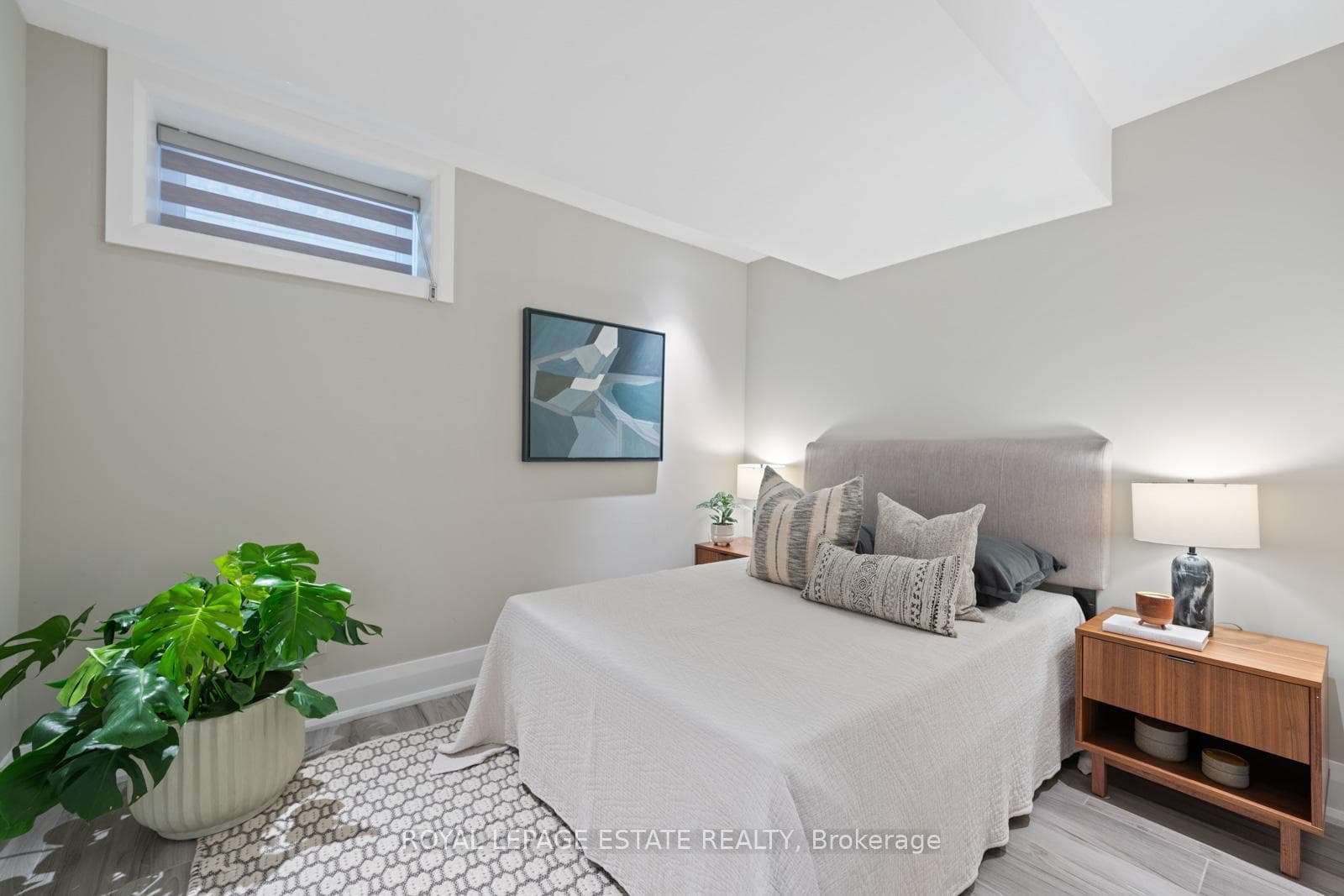 100 Blantyre Avenue photo 34