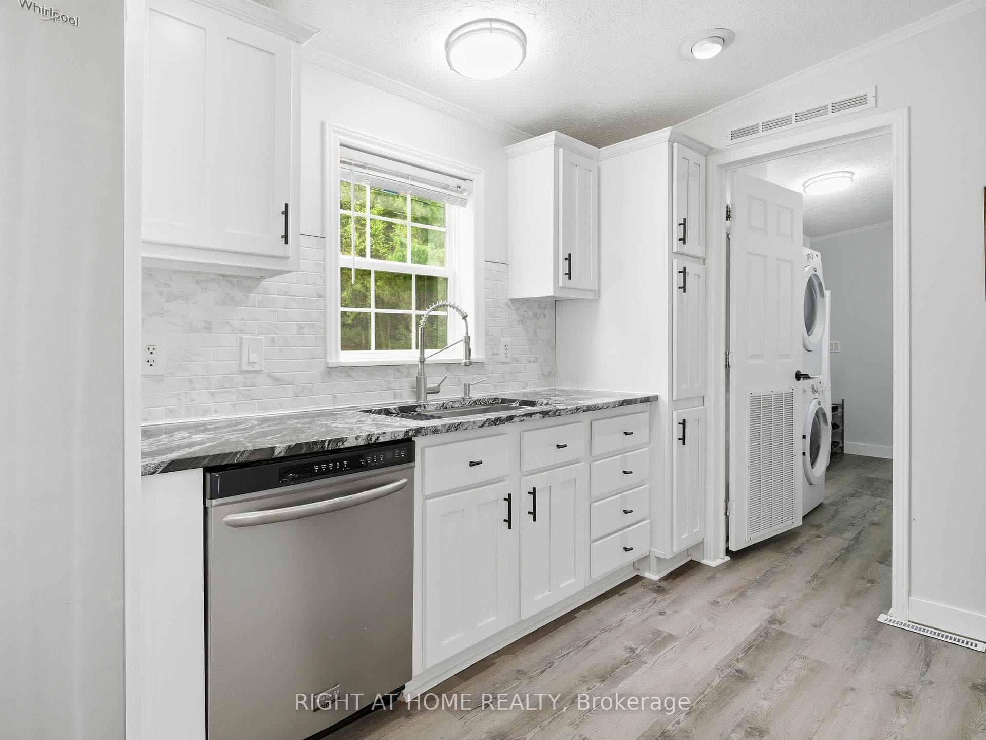 8168 Laidlaw Avenue photo 13