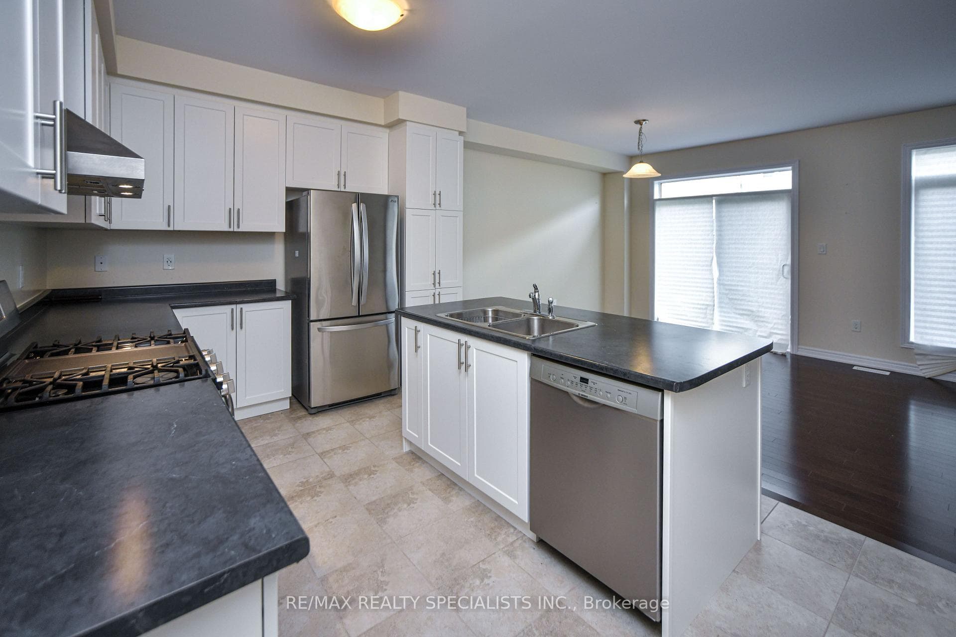 51 Weatherall Avenue photo 8
