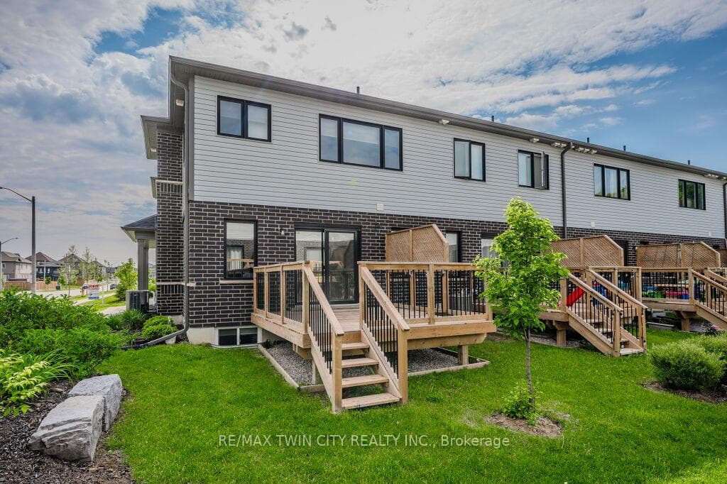 500 WOODLEA Court photo 28