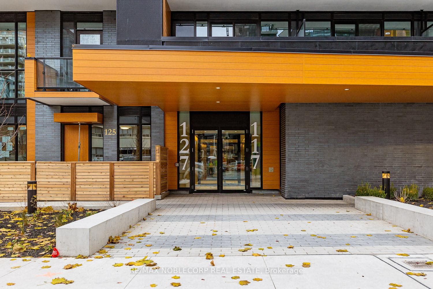 117 Broadway Avenue Unit 817 photo 2