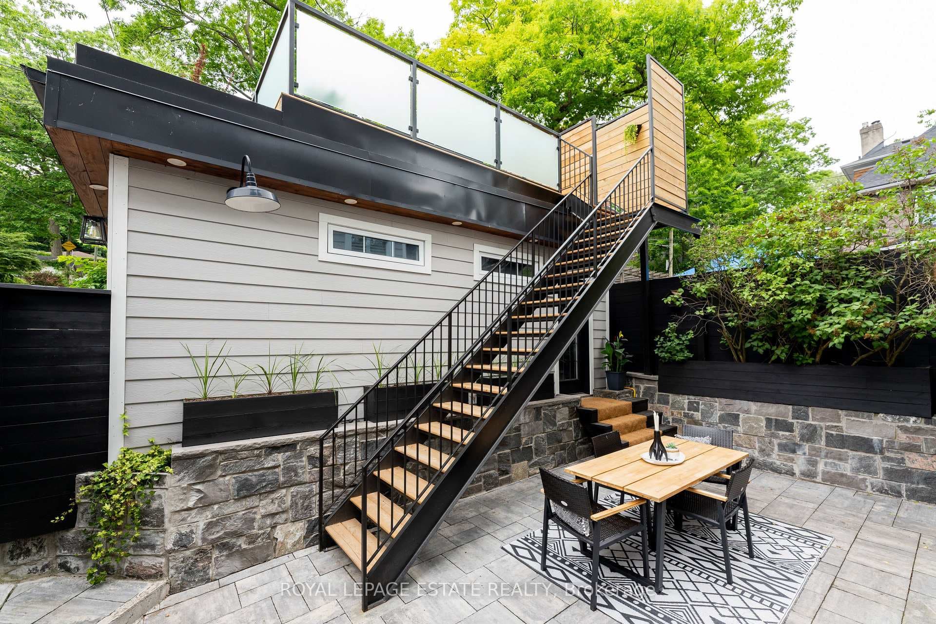 18 Cedar Avenue photo 30