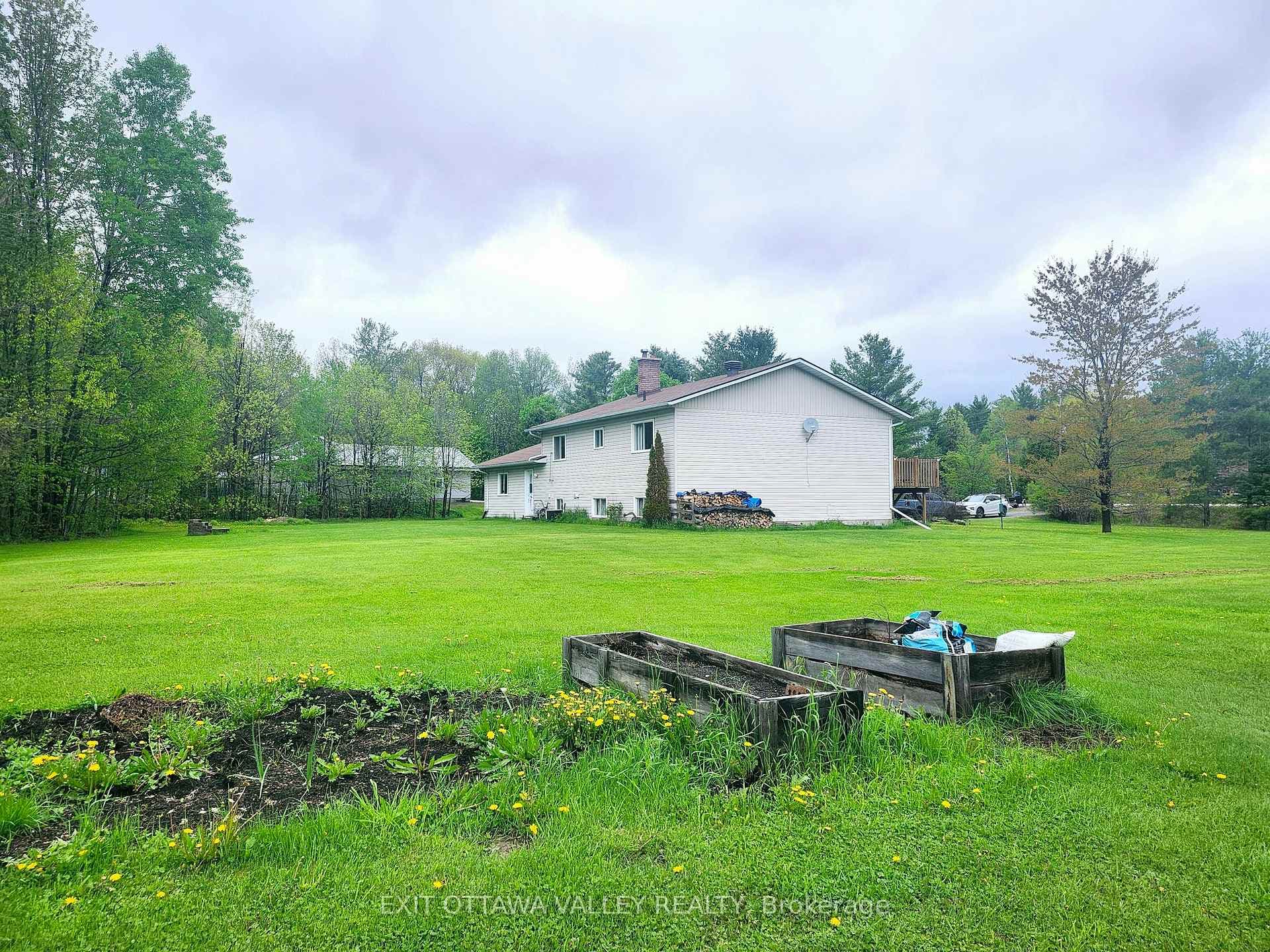 2943 B Line Road photo 36