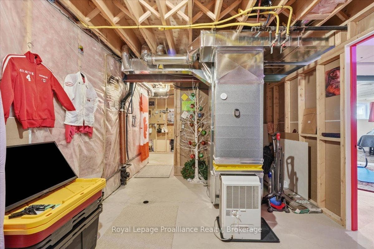 61 Conger Drive photo 32
