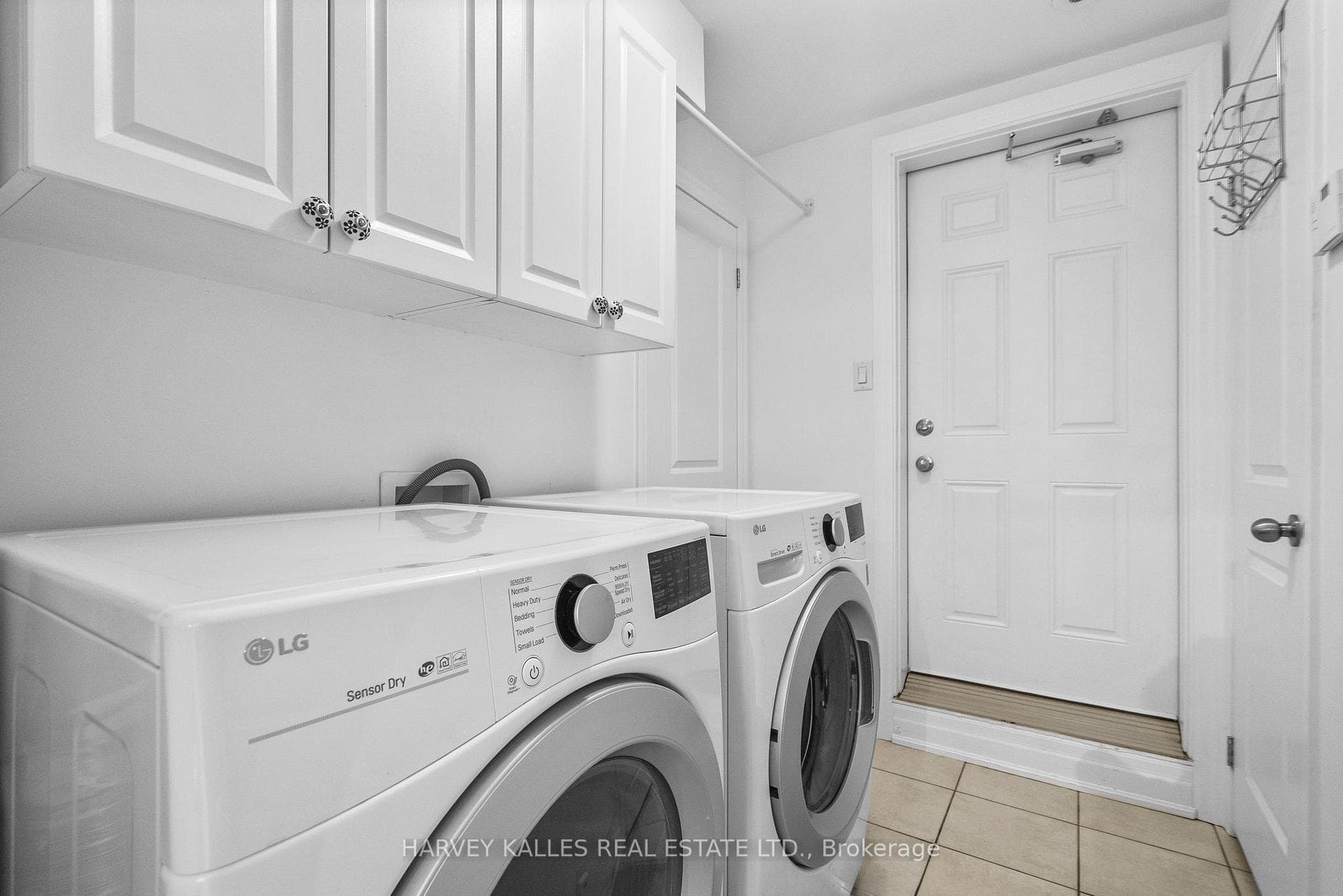 17 Peelar Mews photo 34