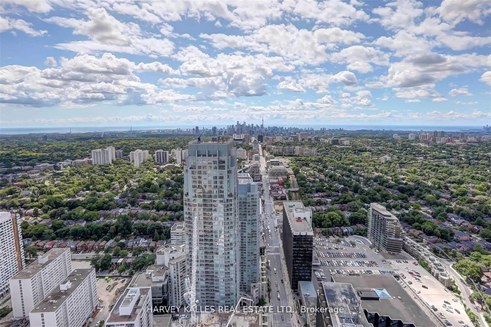 8 Eglinton Avenue Unit 5202 photo 14