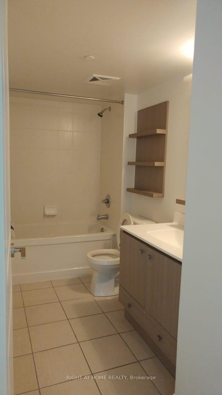 275 Yorkland Road Unit 1412 photo 8