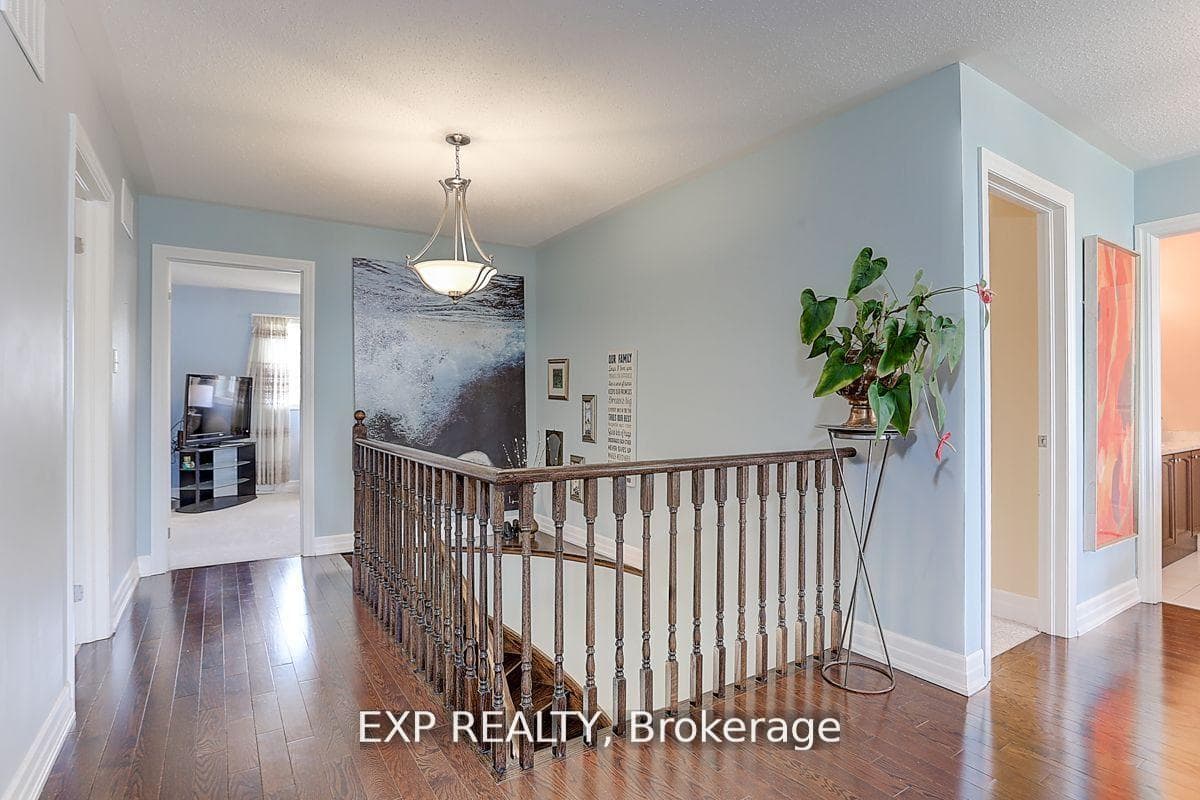 87 Thornlodge Drive photo 22
