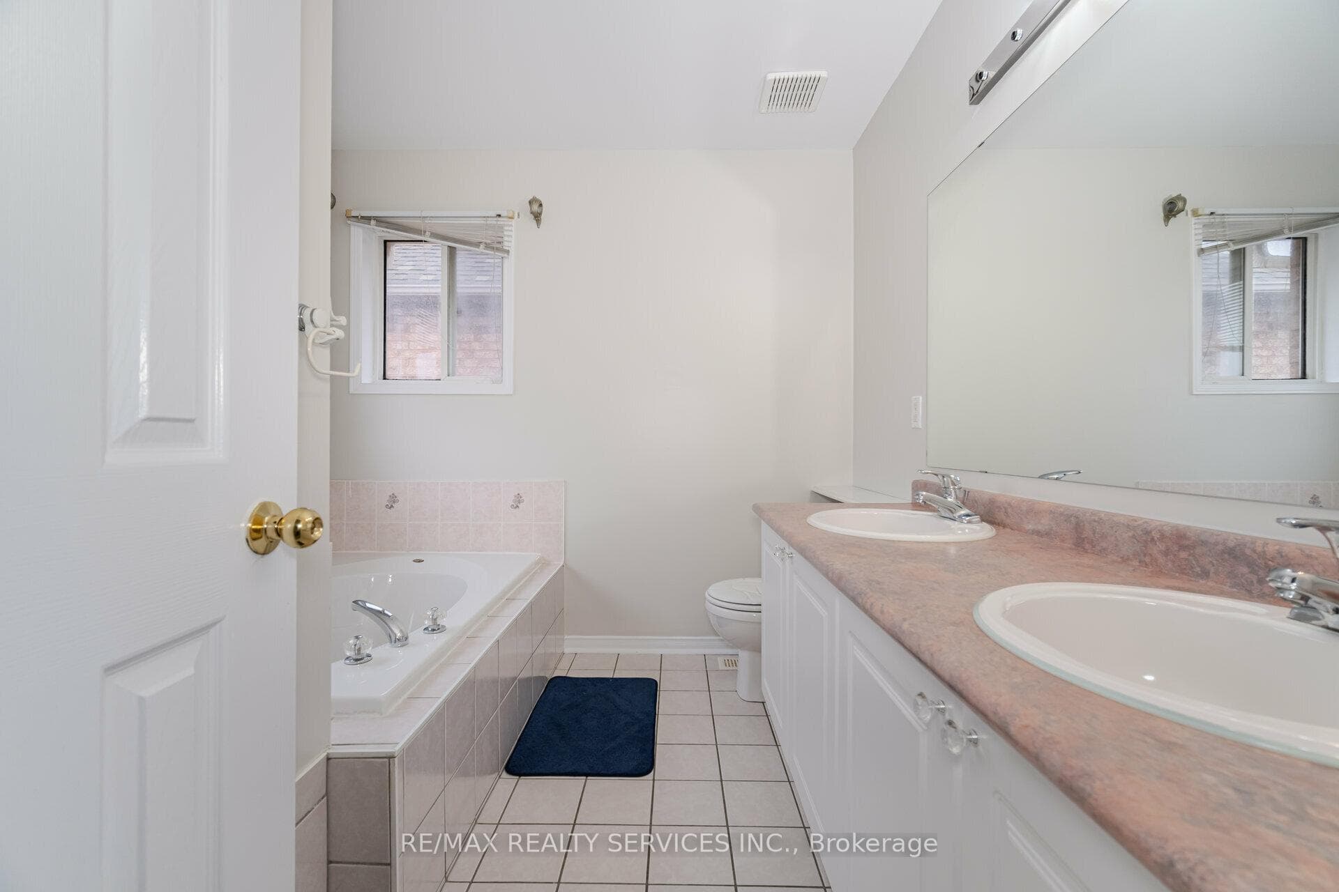 31 Olympia Crescent photo 26