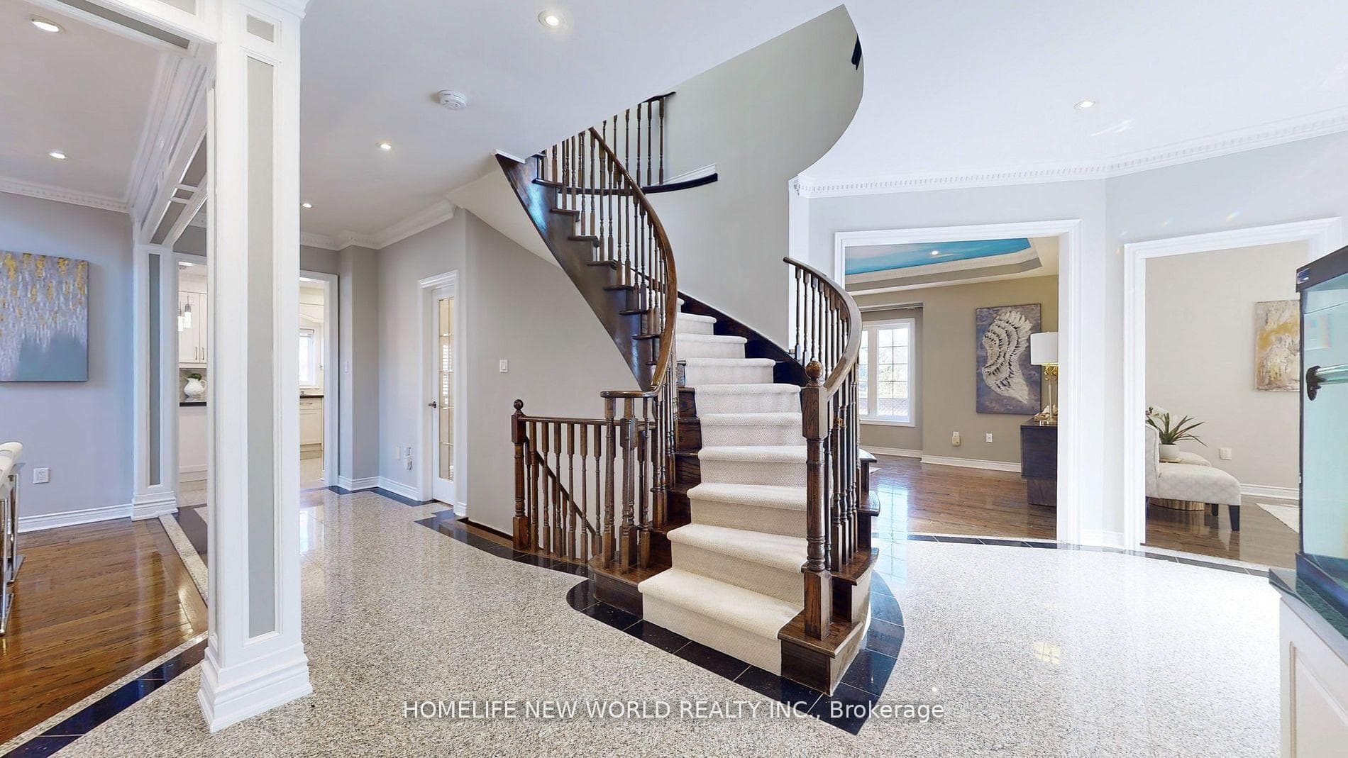 115 Golden Tulip Crescent photo 4