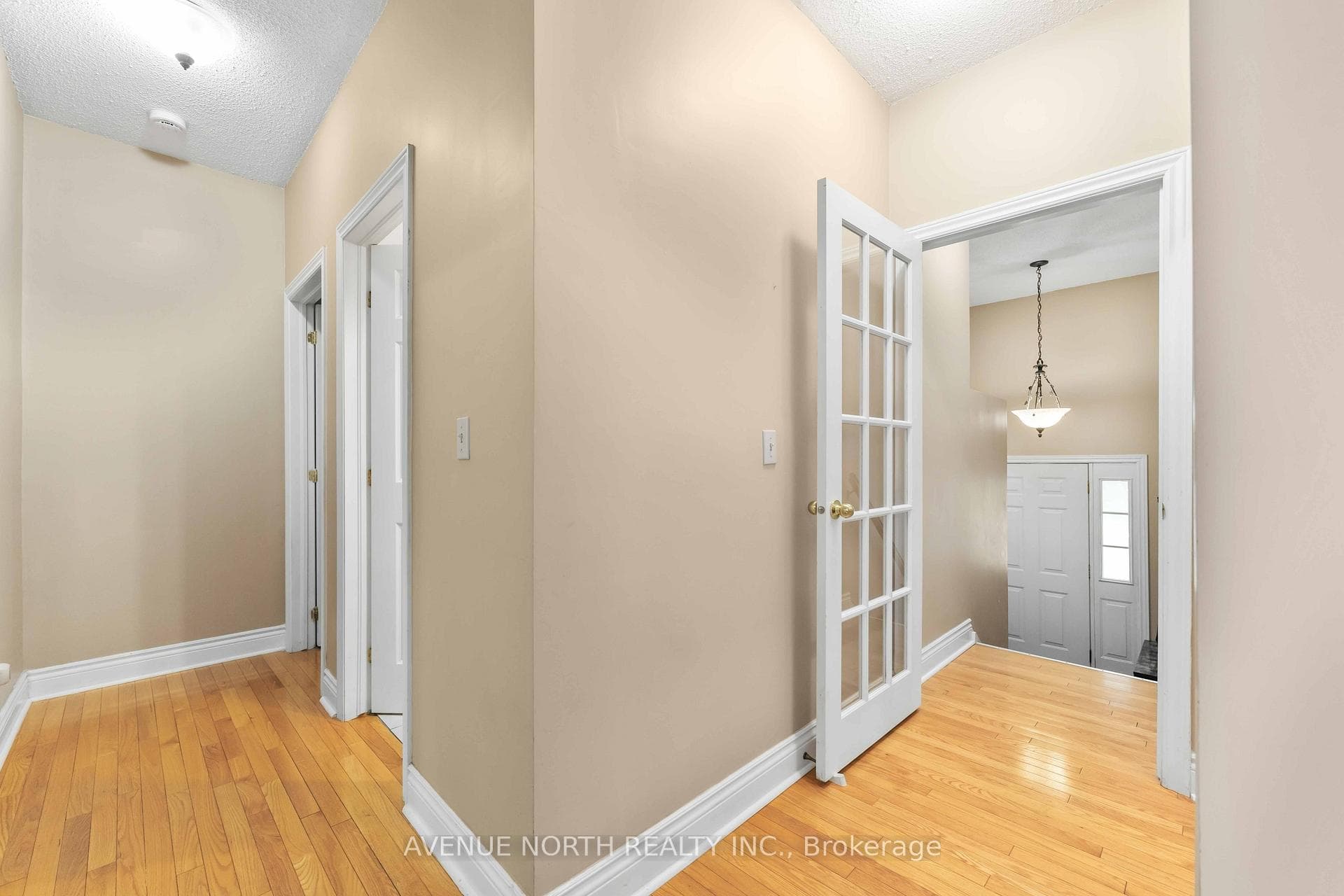 6803 Barsona Place photo 7