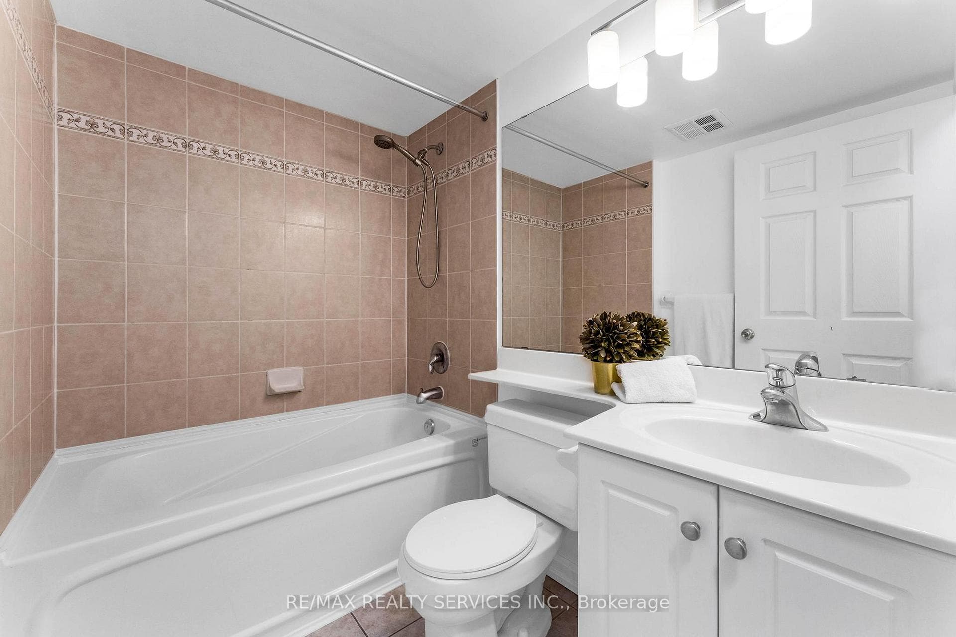 7 Lorraine Drive Unit 1207 photo 18