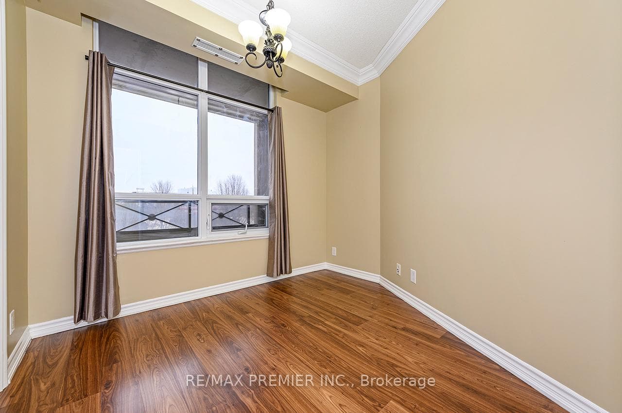 9235 Jane Street Unit 314 photo 15