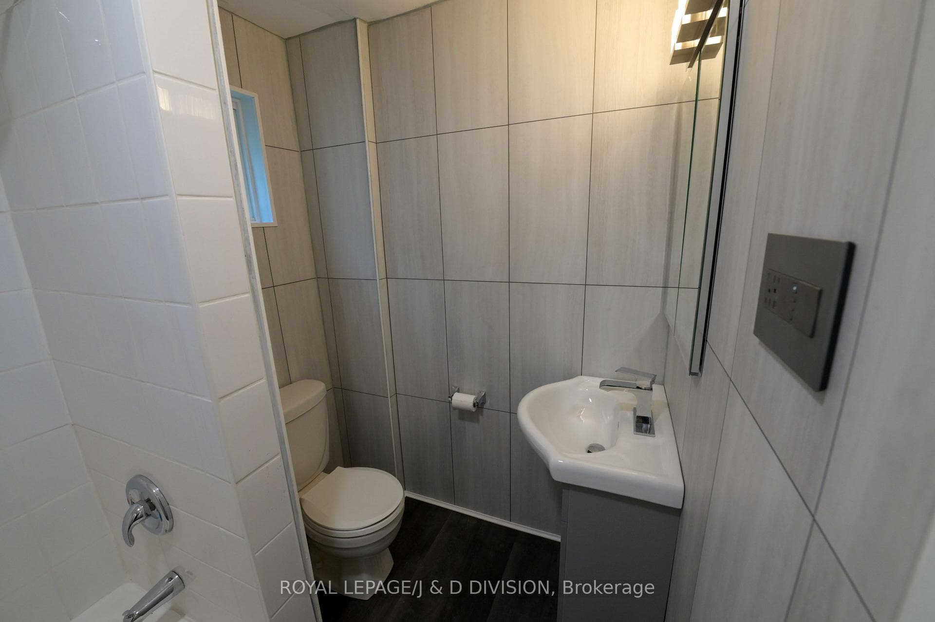 136 Windermere Avenue Unit 1 photo 16