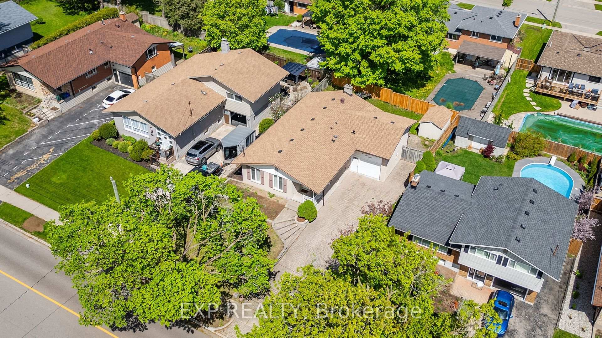 568 Greenbrook Drive photo 27