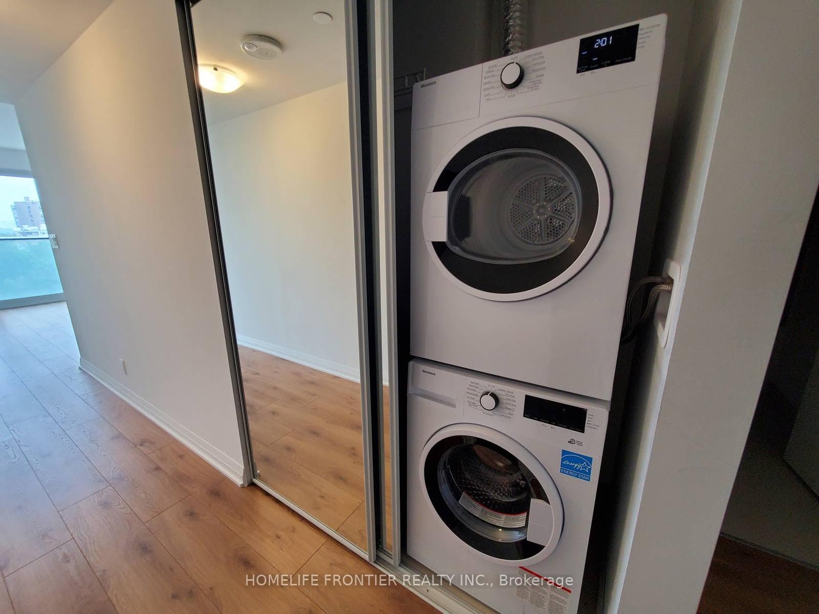 99 Foxbar Road Unit 811 photo 7