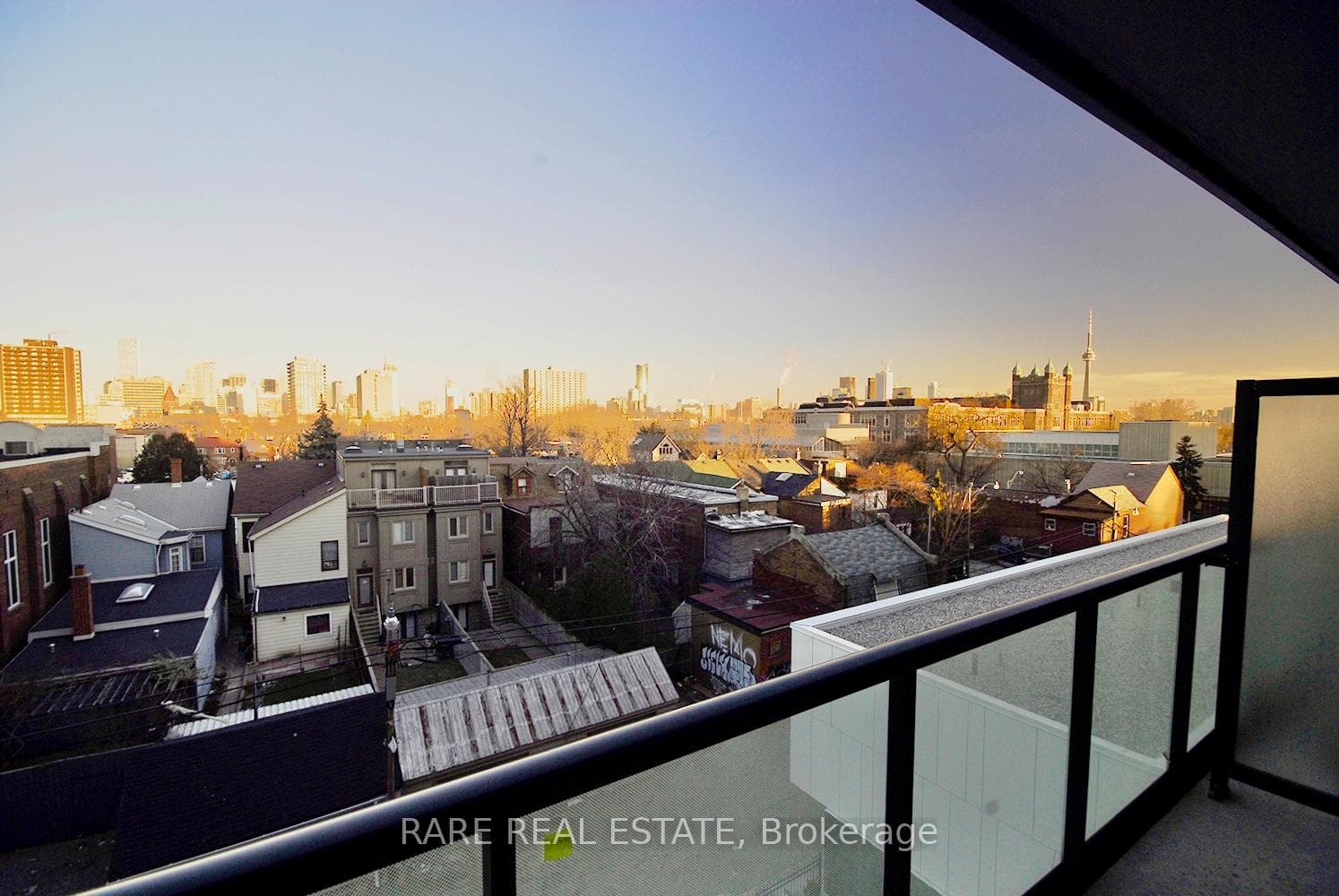 783 Bathurst Street Unit 403 photo 1