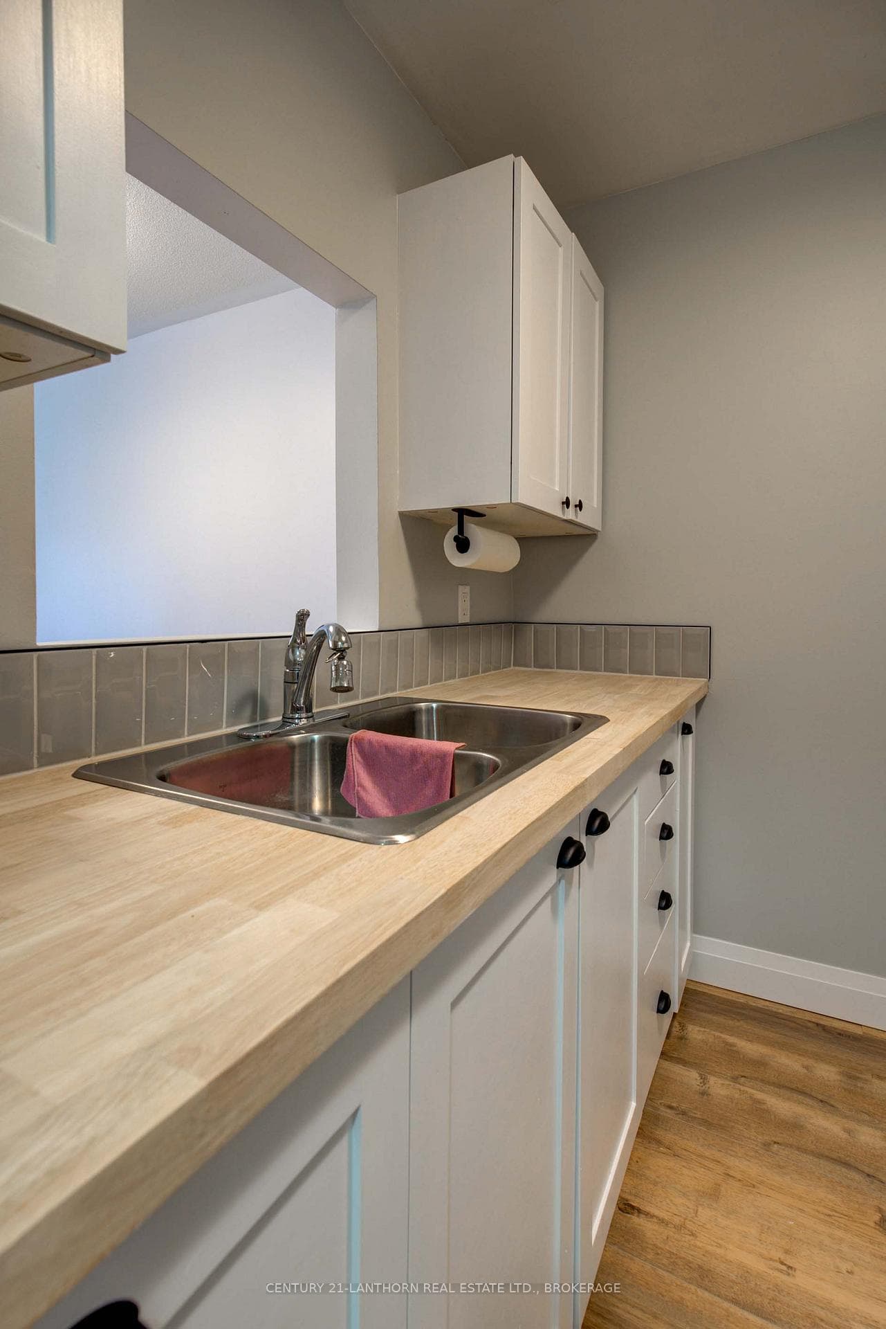 573 Armstrong Road Unit 307 photo 14