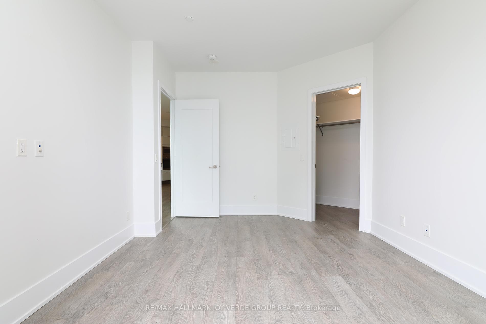 1 Edgewater Drive Unit PH36 photo 16