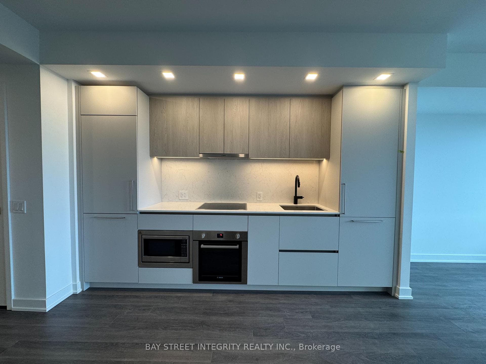 609 Sherbourne Street Unit 3805 photo 7