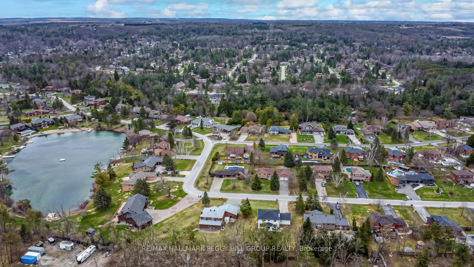 4 Heatherwood Drive photo 2