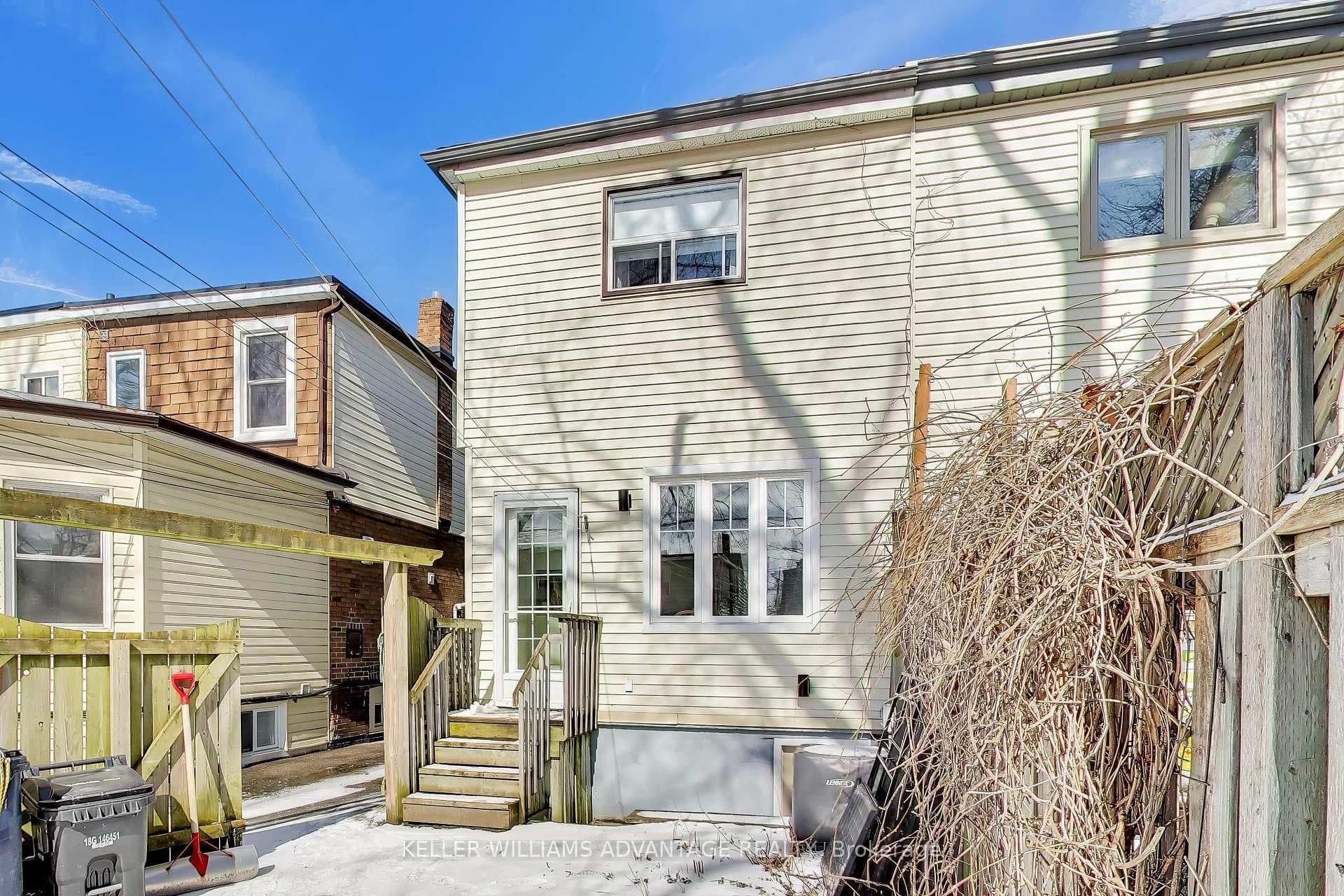 255 Queensdale Avenue photo 31